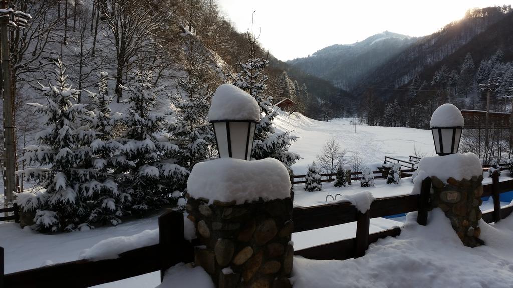 Pension Curmatura Stezii Răşinari Buitenkant foto
